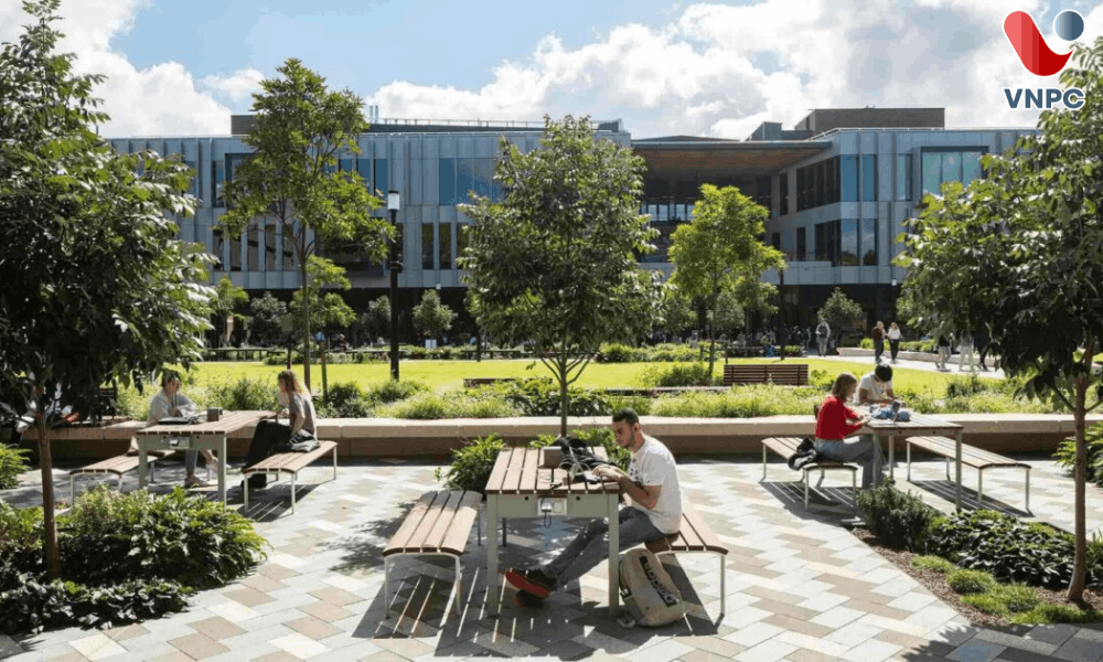 Macquarie University